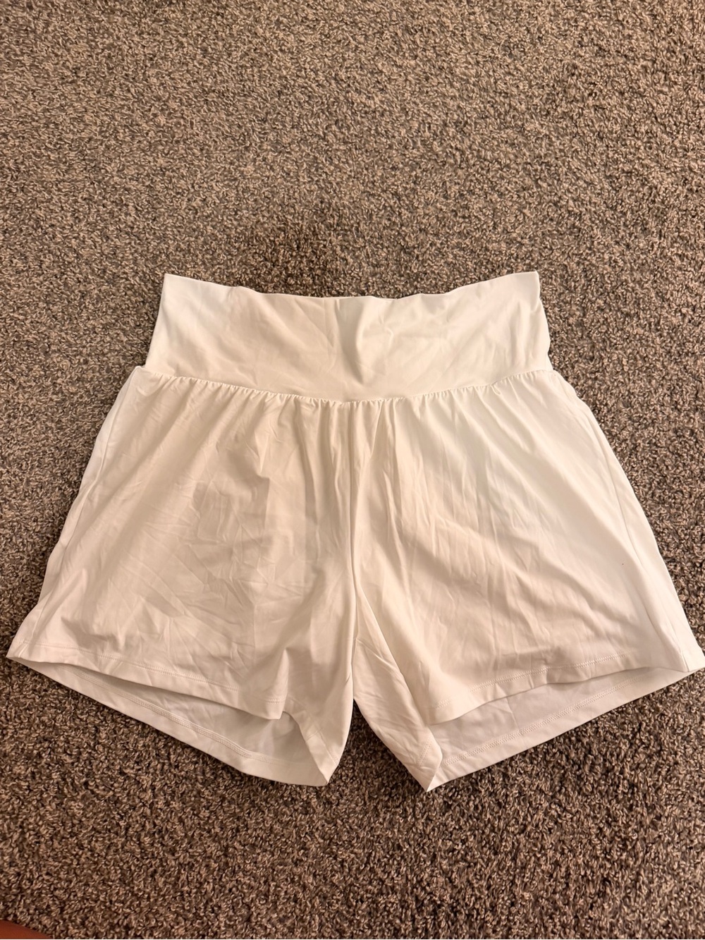 HALARA White High-Waist Lounge Shorts
